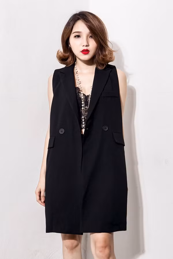 Phong cách thời trang biến hóa đa dạng của hot girl Linh Kiu