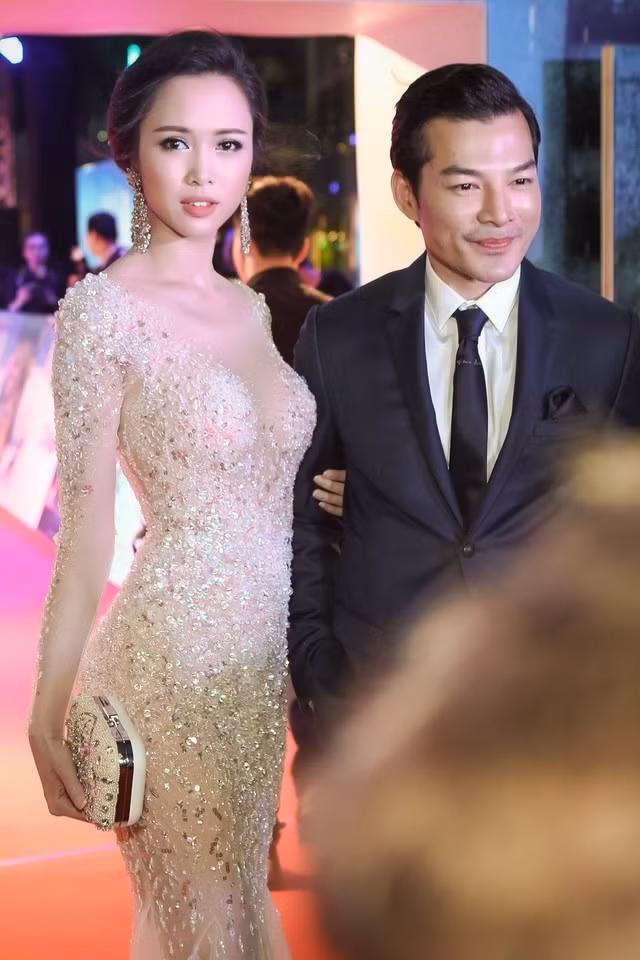 Sau buổi ra mắt hoành tráng ở thành phố Hồ Chí Minh, Trần Bảo Sơn và Vũ Ngọc Anh mang phim Quyên ra Hà Nội vào tối ngày 19.6.