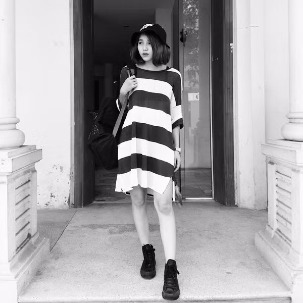 Phong cách thời trang biến hóa đa dạng của hot girl Linh Kiu