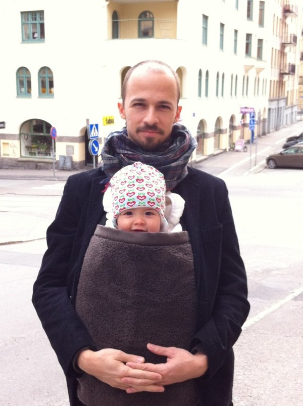 Bố mẹ ở Thụy Điển sẽ được tặng thêm lương khi nghỉ ở nhà trông con ốm