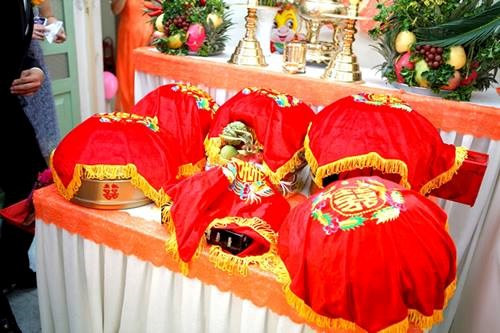 Mẹ Loan quan niệm con gái bà nuôi bao năm vất vả cực nhọc nên không thể nói "cho" là "cho" ngay được. (Ảnh minh họa)