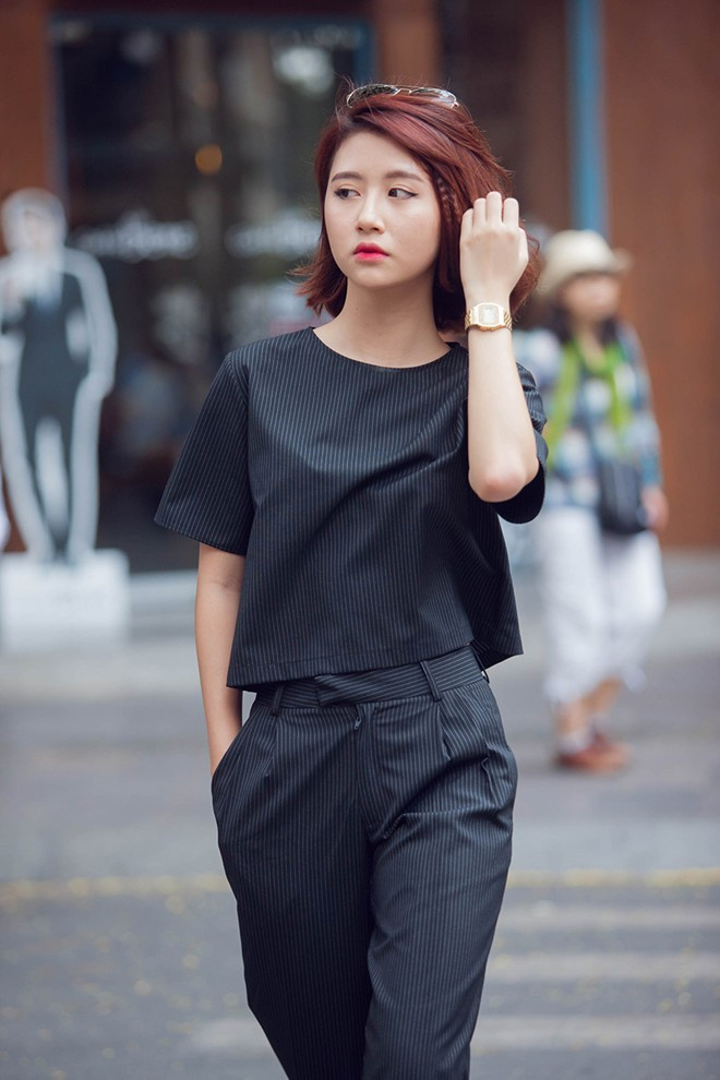 Quỳnh Anh Shyn mặc đẹp trên phố Sài Gòn