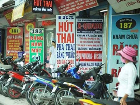 
Hiện nay tỉ lệ nạo phá thai ở độ tuổi vị thành niên của Việt Nam khá cao, chiếm khoảng 20% trong tổng số ca nạo phá thai hằng năm.