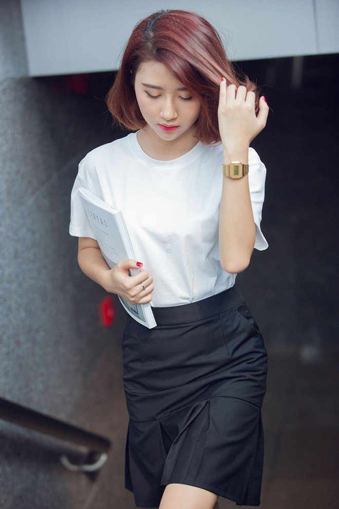 Quỳnh Anh Shyn mặc đẹp trên phố Sài Gòn