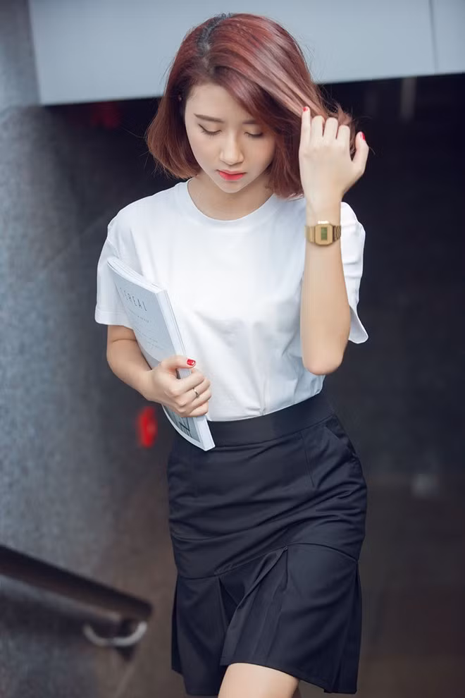 Quỳnh Anh Shyn mặc đẹp trên phố Sài Gòn