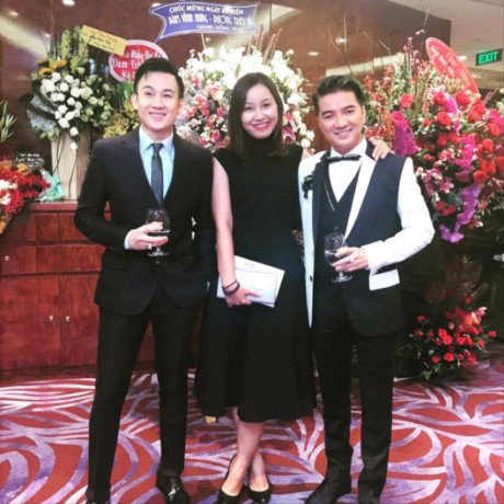 Hai cặp đôi hot nhất Vbiz đến mừng tình bạn 14 năm của Đàm Vĩnh Hưng và Dương Triệu Vũ - Ảnh 10 Hai cap doi hot nhat Vbiz den mung tinh ban 14 nam cua Dam Vinh Hung va Duong Trieu Vu - Anh 10