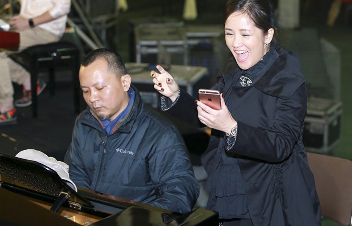 Thanh Lam, Hồng Nhung, Mỹ Linh, Hà Trần,