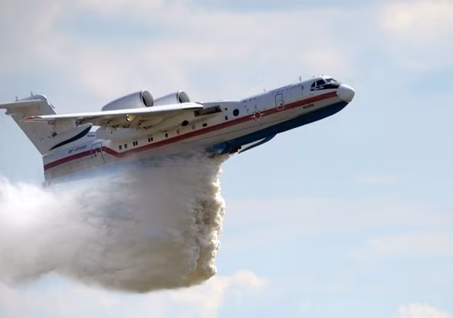 Thuyền bay Beriev Be-200 của Nga