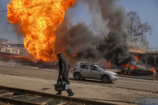 Hình ảnh ở Kharkiv, Ukraine sau một cuộc giao tranh.