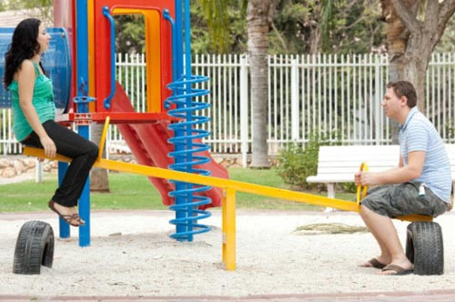 Top việc “lạ đời” mẹ bầu thường làm để dễ sinh con ảnh 2 Top việc