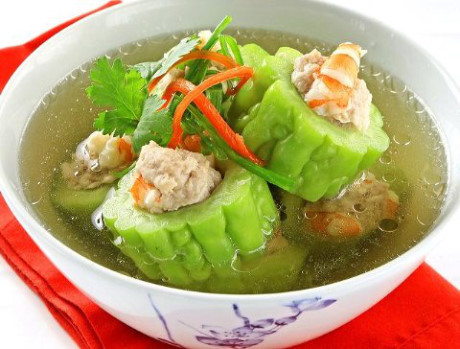 Ngày hè thanh mát đưa cơm với canh mướp đắng nấu thịt - ai ăn cũng thích - Ảnh 2 Ngay he thanh mat dua com voi canh muop dang nau thit - ai an cung thich - Anh 2