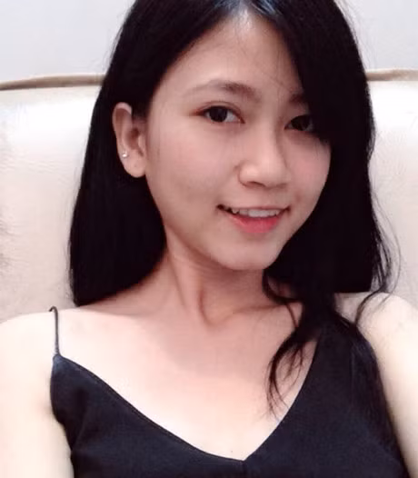 Ban gai xinh xan cua ba chang hot boy U20 Viet Nam - Anh 8