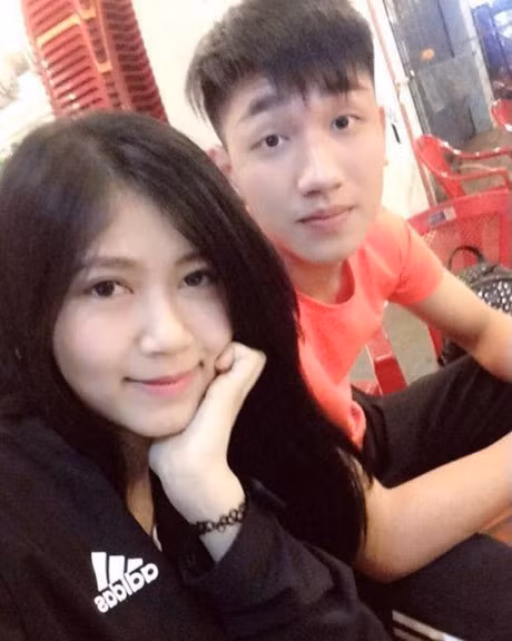 Ban gai xinh xan cua ba chang hot boy U20 Viet Nam - Anh 5