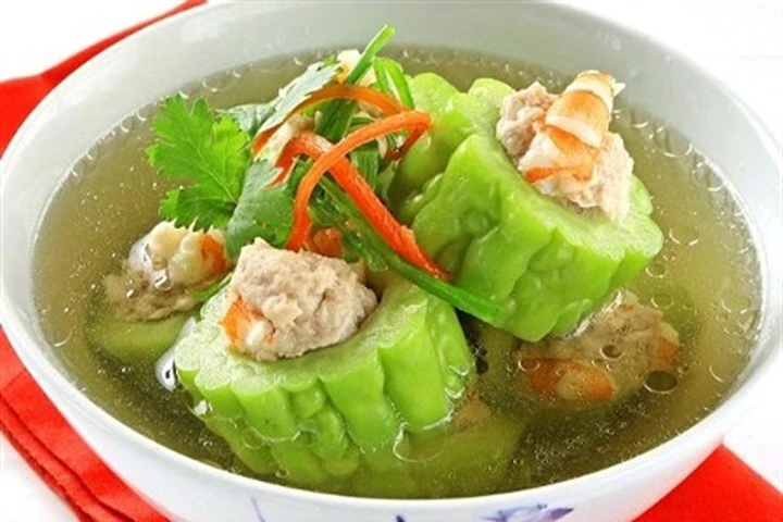 Ngày hè thanh mát đưa cơm với canh mướp đắng nấu thịt - ai ăn cũng thích