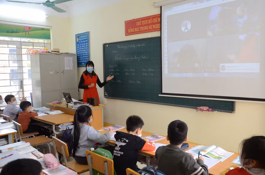 Ứng dụng công nghệ thông tin trong giảng dạy tại Trường Tiểu học Tô Vĩnh Diện, TP. Điện Biên Phủ.