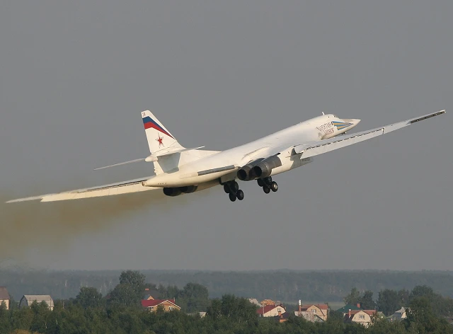 Máy bay ném bom chiến lược Tu-160.