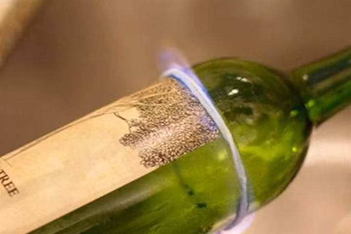 3 mẹo nhỏ cắt chai thủy tinh thành đồ trang trí dễ như trở bàn tay