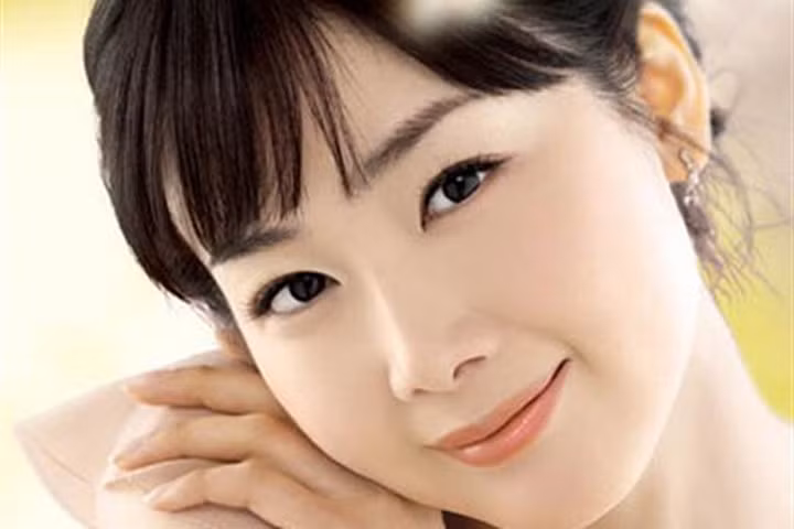 Nhan sắc khuynh đảo một thời của "Nữ hoàng nước mắt" Choi Ji Woo