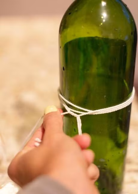 3 meo nho cat chai thuy tinh thanh do trang tri de nhu tro ban tay - Anh 3