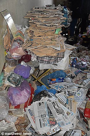 Rất nhiều sách báo trong căn hộ Rất nhiều sách báo trong căn hộ