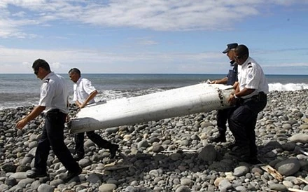 Phát hiện mảnh vỡ nghi của MH370 tại Philippines