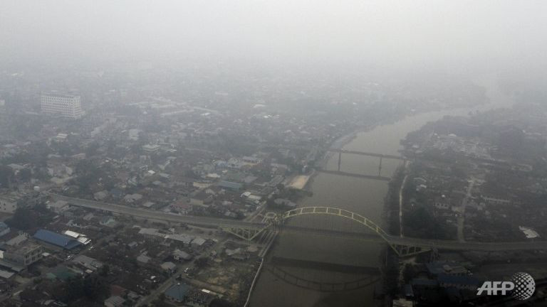 Trực thăng Indonesia chở 5 người mất tích