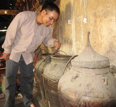 Chuyện ghè cổ kỳ lạ ở Kon Tum Chuyen ghe co ky la o Kon Tum