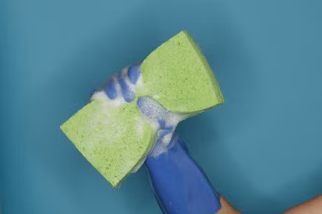 Meo don nha don Tet ong Cong chi trong nhay mat cho nguoi ban ron - Anh 1