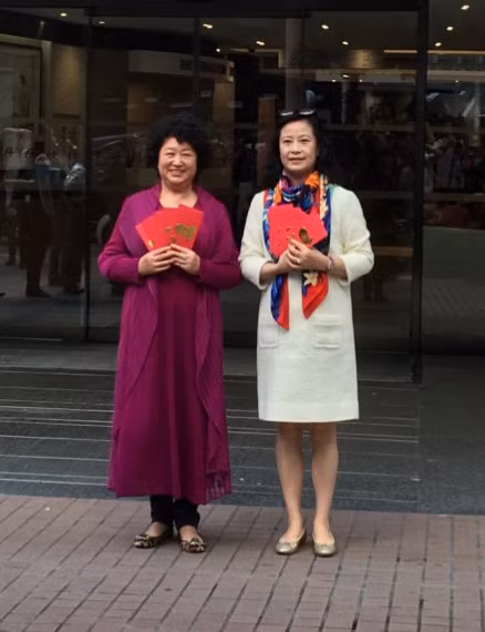 Angelababy tuoi tan rang ngoi sau 3 ngay sinh con - Anh 7