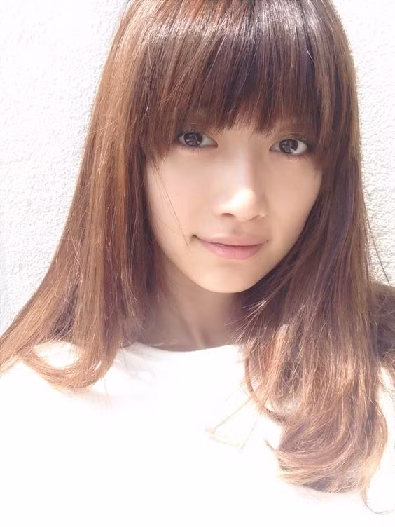 6 kiểu tóc mái trẻ trung giúp bạn “ăn gian” tuổi cực hiệu quả