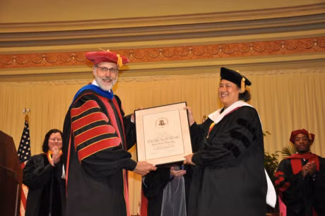 Chan dung nang Cong chua Thai Lan duoc hang trieu nguoi yeu men - Anh 14