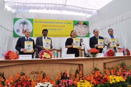 Chan dung nang Cong chua Thai Lan duoc hang trieu nguoi yeu men - Anh 11