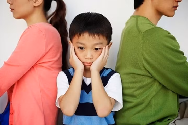 Giúp trẻ đối phó với cuộc sống mới sau khi bố mẹ ly hôn
