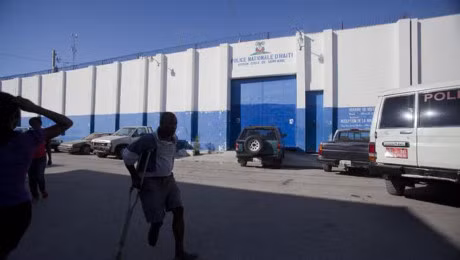 Bao dong o nha tu Haiti, hon 170 pham nhan vuot nguc - Anh 1