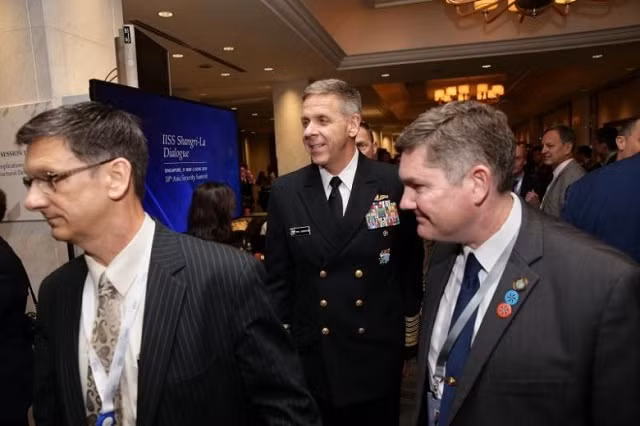 Đô đốc Philip Davidson, chỉ huy Bộ Tư lệnh Ấn Độ - Thái Bình Dương Mỹ (giữa)