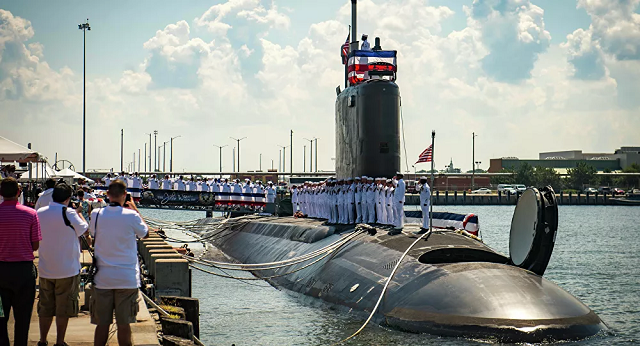 Tàu USS John Warner.