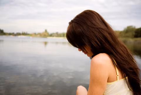 Có nên từ bỏ tất cả để lấy chồng xa?