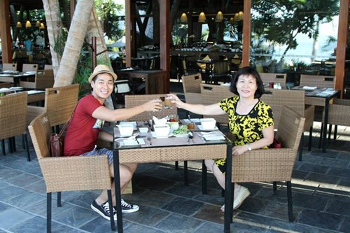 MC Nguyên Khang lần đầu chia sẻ hình ảnh về mẹ