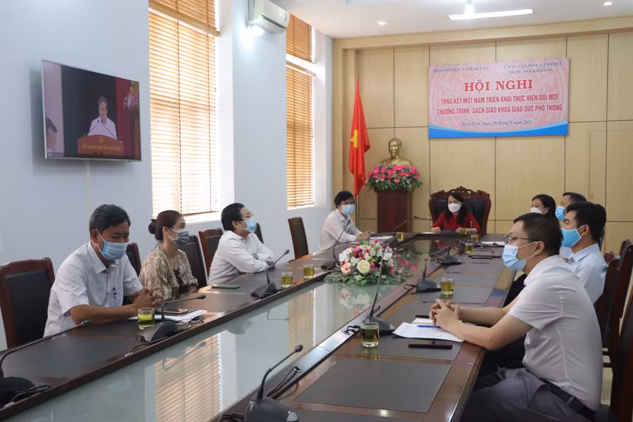 Tại hội nghị trực tuyến của Bộ GD&amp;ĐT diễn ra sáng 20/8, Điện Biên thông tin đã triển khai có hiệu quả đổi mới chương trình, SGK lớp 1.