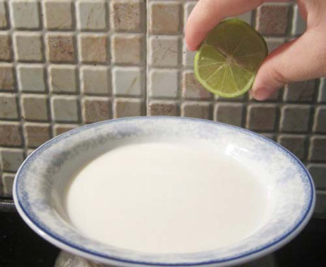 Cứ chạm vào dầu rửa bát là bong da tay hãy áp dụng ngay mẹo này để cải thiện nhé - Ảnh 3 Cu cham vao dau rua bat la bong da tay hay ap dung ngay meo nay de cai thien nhe - Anh 3