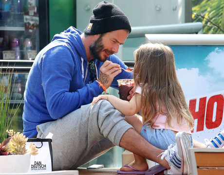 Bé Harper Beckham và những khoảnh khắc ngộ nghĩnh - Ảnh 5 Be Harper Beckham va nhung khoanh khac ngo nghinh - Anh 5