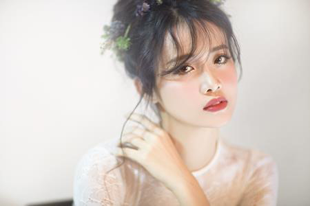 Trương Mỹ Nhân hóa nàng công chúa trong tranh vẽ - Ảnh 1 Truong My Nhan hoa nang cong chua trong tranh ve - Anh 1