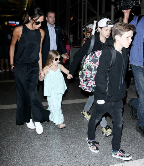 Bé Harper Beckham và những khoảnh khắc ngộ nghĩnh - Ảnh 8 Be Harper Beckham va nhung khoanh khac ngo nghinh - Anh 8