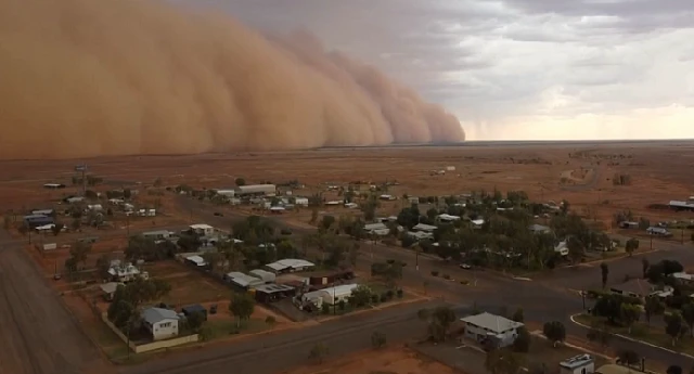 Video: Bão bụi như tận thế nhấn chìm nhiều khu định cư ở Australia