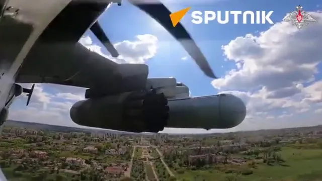 Video xe tăng bay KA-52 dội hỏa lực vào vị trí ngụy trang 