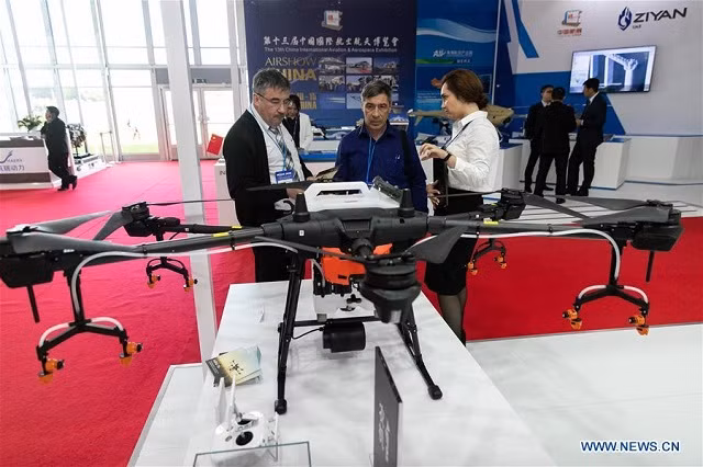 Mọi người xem máy bay không người lái nông nghiệp DJI.