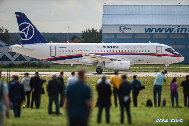 Một chiếc Sukhoi Superjet 100. Một chiếc Sukhoi Superjet 100.