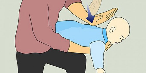 Con tử vong vì nghẹn bánh mì, mẹ cho uống nước liên tục - 1