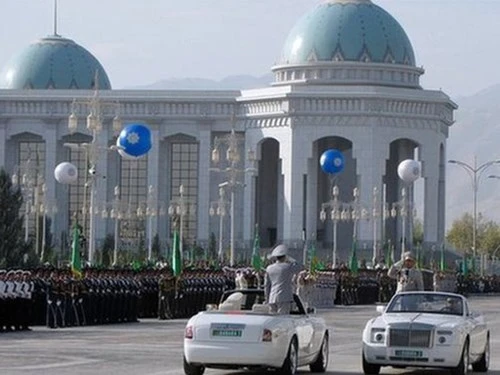 Xe ô tô màu trắng sẽ là xu hướng mới ở Turkmenistan