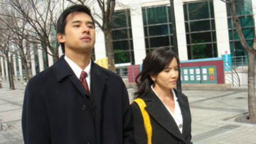 Lương Thế Thành năm 24 tuổi khi đóng cặp cùng Ngọc Trinh trong phim "Mùi ngò gai". luong-the-thanh-khoe-anh-dien-trai-tu-nho-8